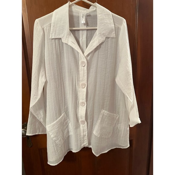 Ethyl Tops - Ethyl Clothing white top with buttons size Large
